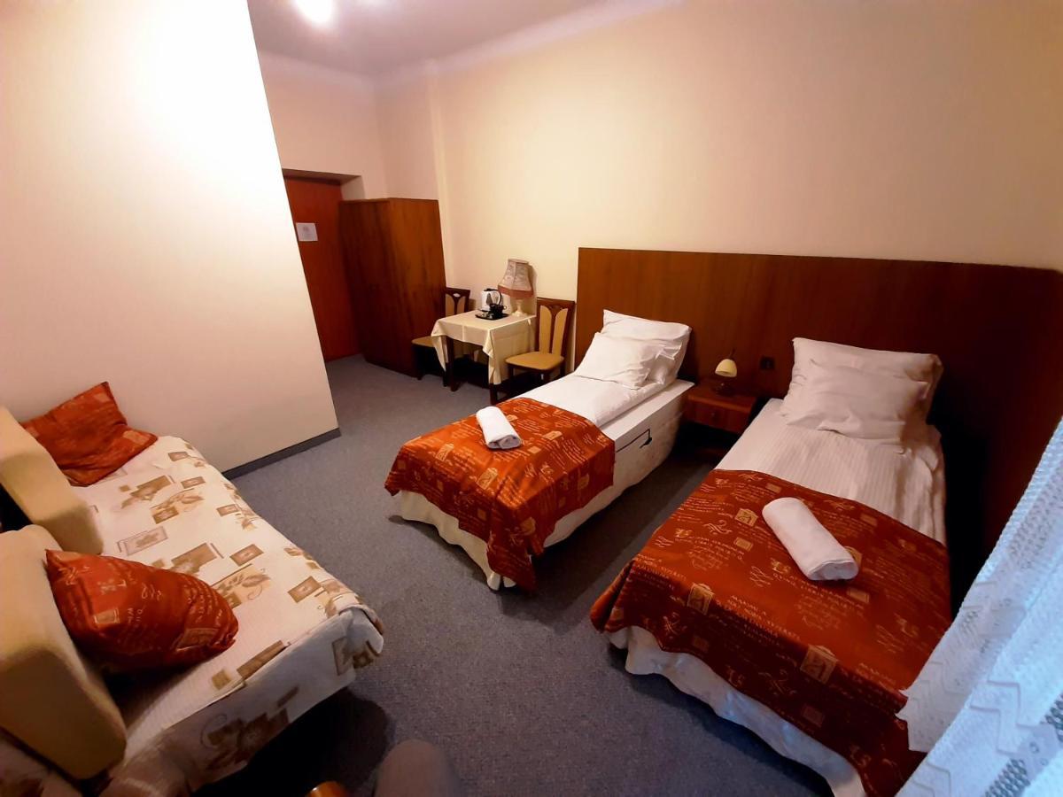 Red Carpet Hostel Krasków Εξωτερικό φωτογραφία