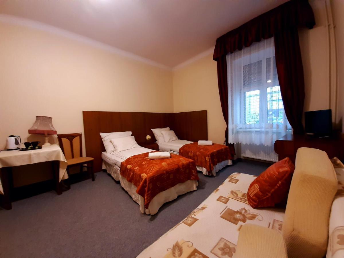 Red Carpet Hostel Krasków Εξωτερικό φωτογραφία