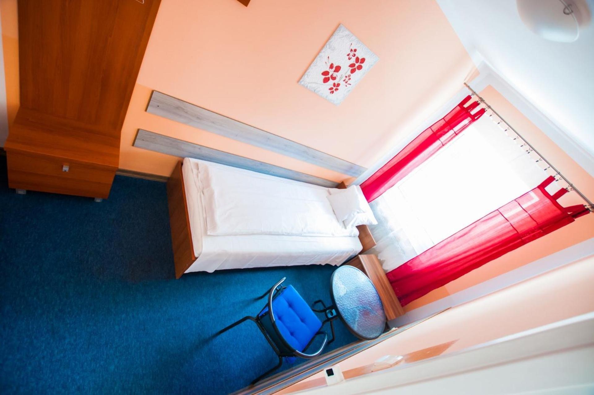 Red Carpet Hostel Krasków Εξωτερικό φωτογραφία