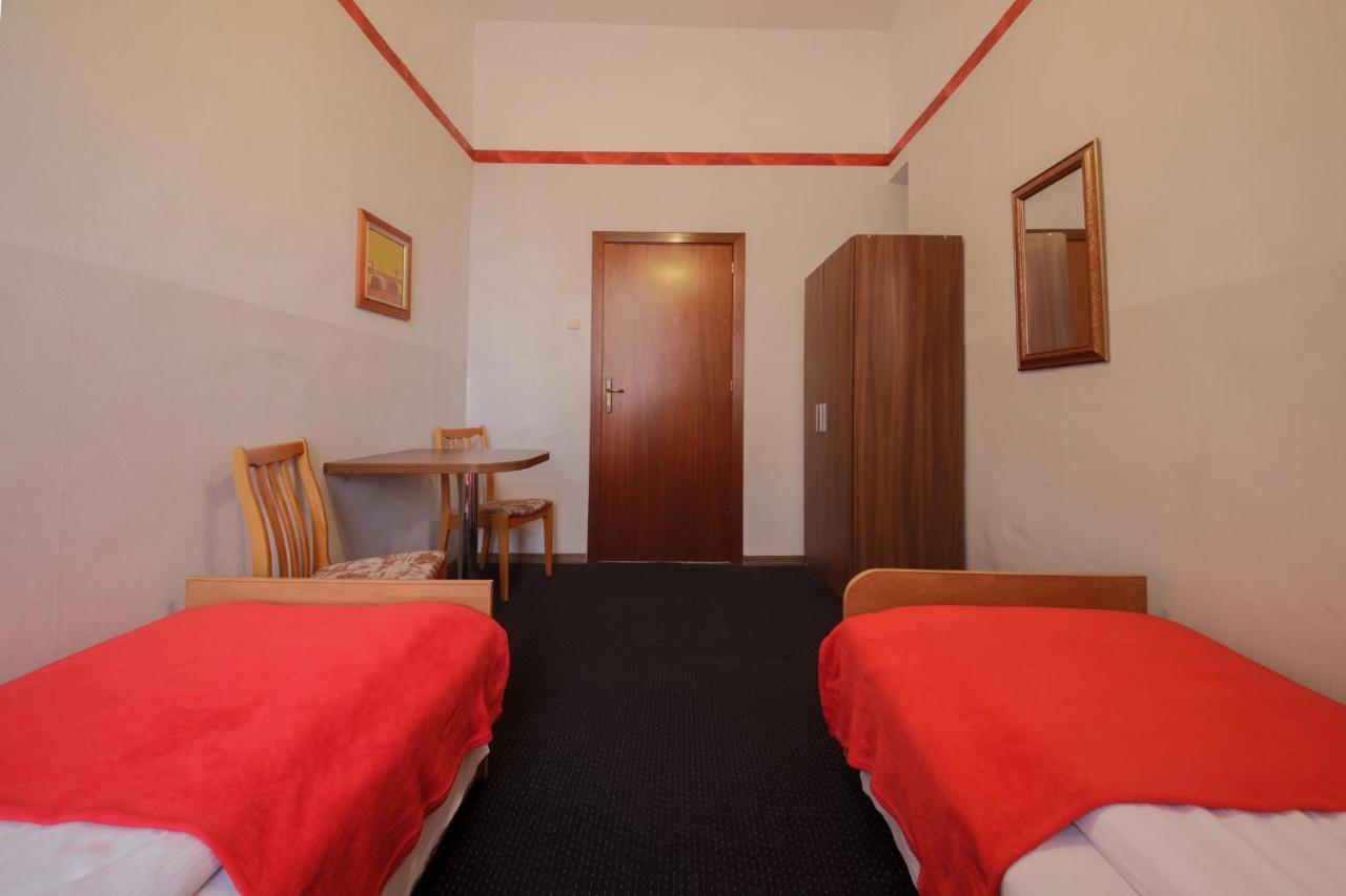 Red Carpet Hostel Krasków Εξωτερικό φωτογραφία