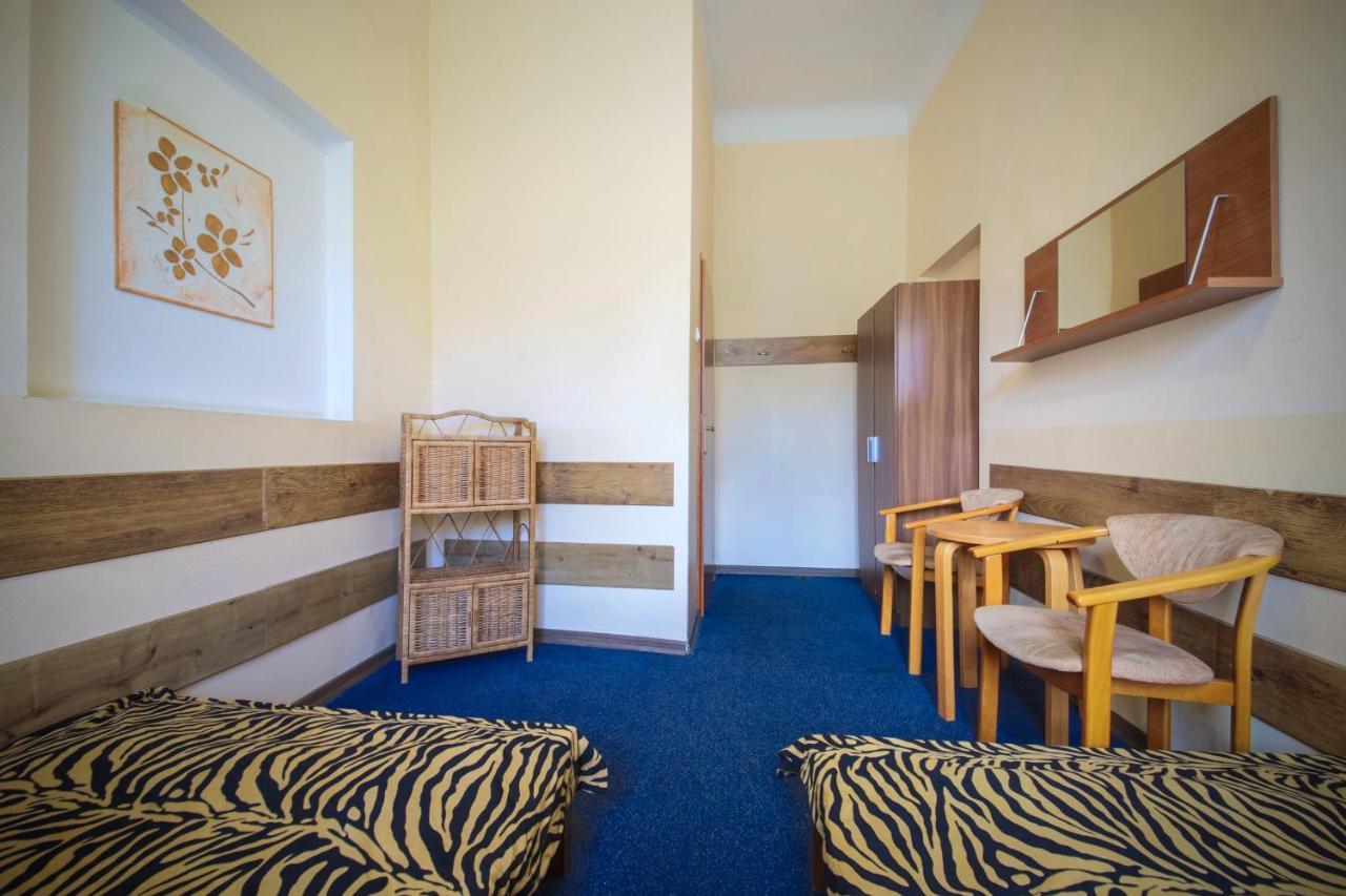 Red Carpet Hostel Krasków Εξωτερικό φωτογραφία