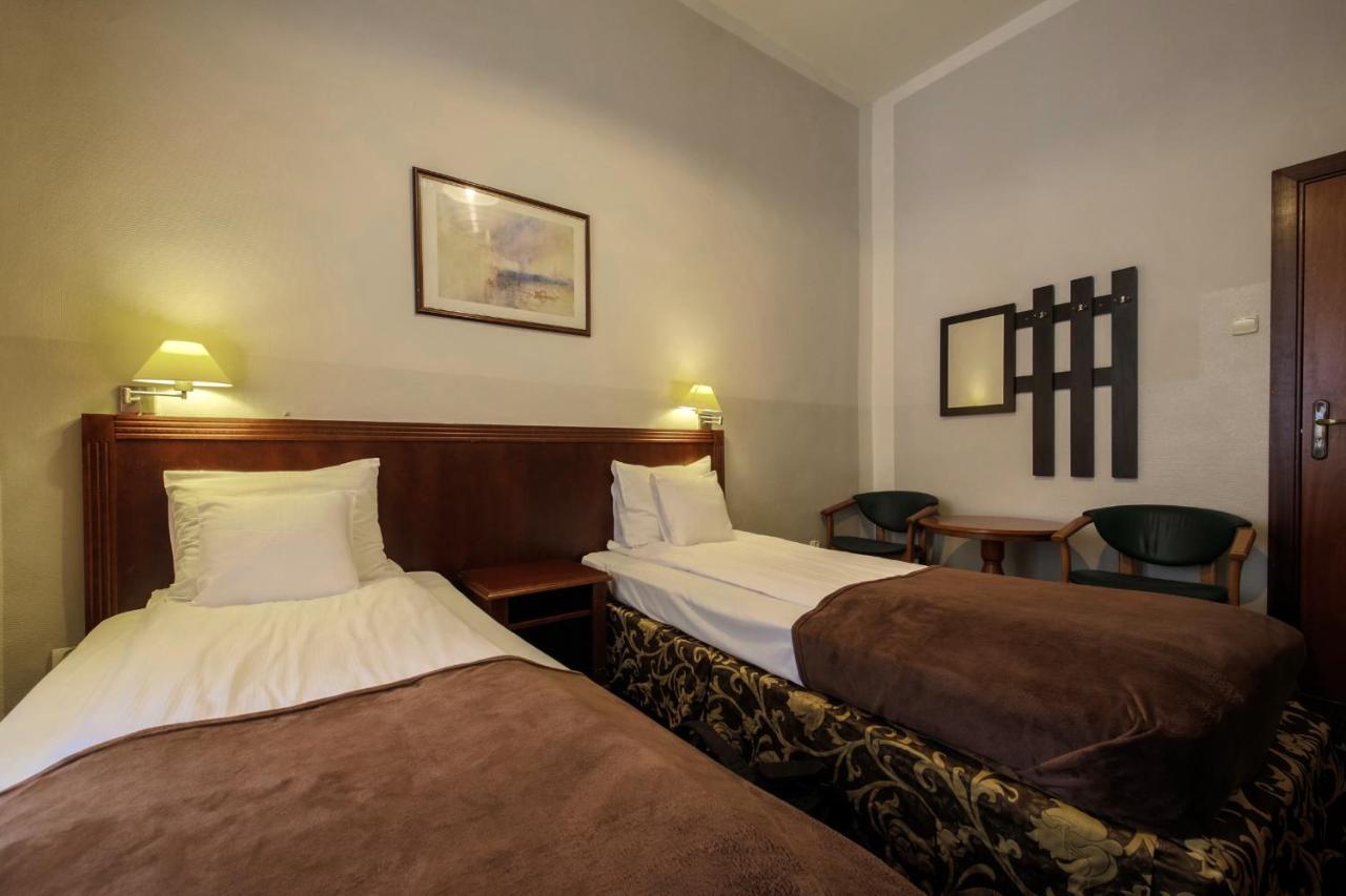 Red Carpet Hostel Krasków Εξωτερικό φωτογραφία