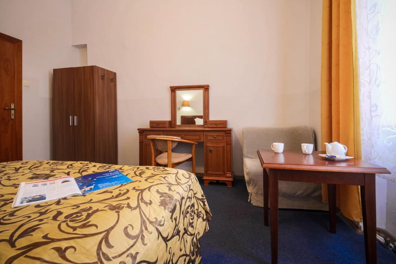 Red Carpet Hostel Krasków Εξωτερικό φωτογραφία