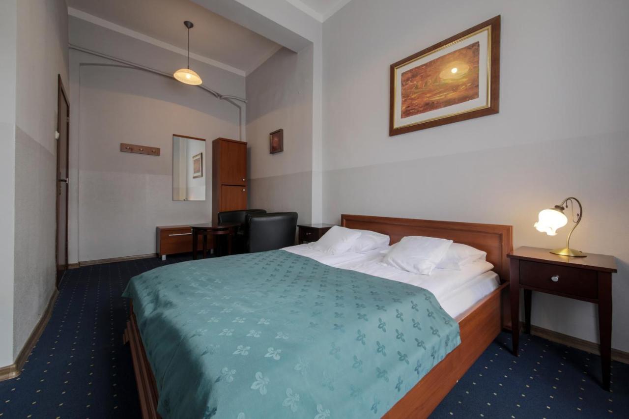 Red Carpet Hostel Krasków Εξωτερικό φωτογραφία