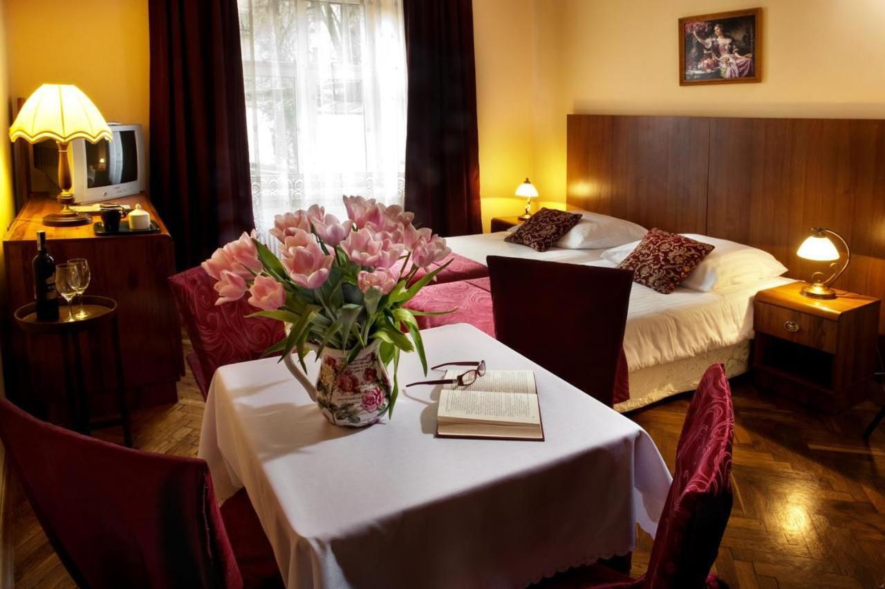 Red Carpet Hostel Krasków Εξωτερικό φωτογραφία